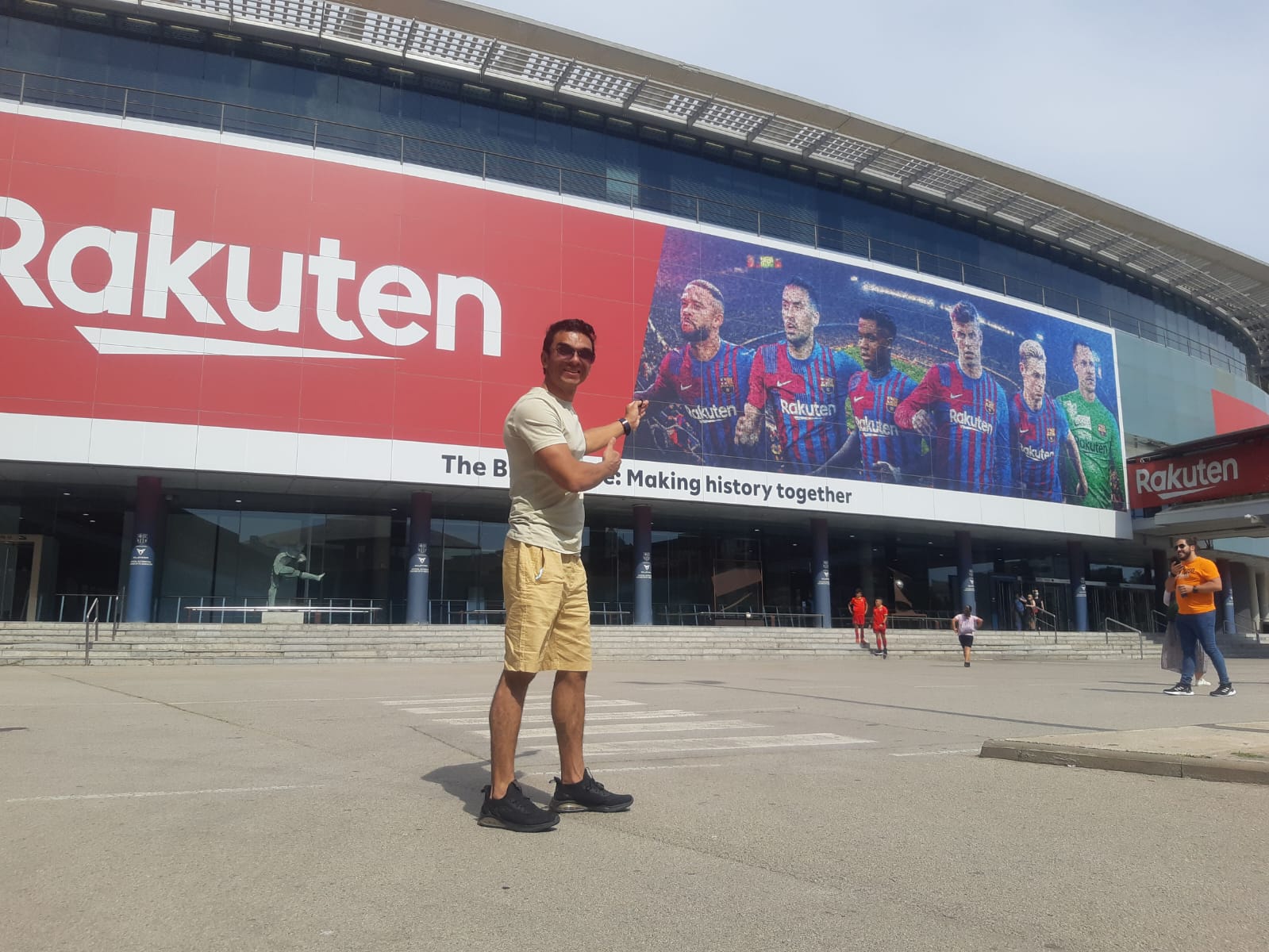 Fachada do Camp Nou — Making history together