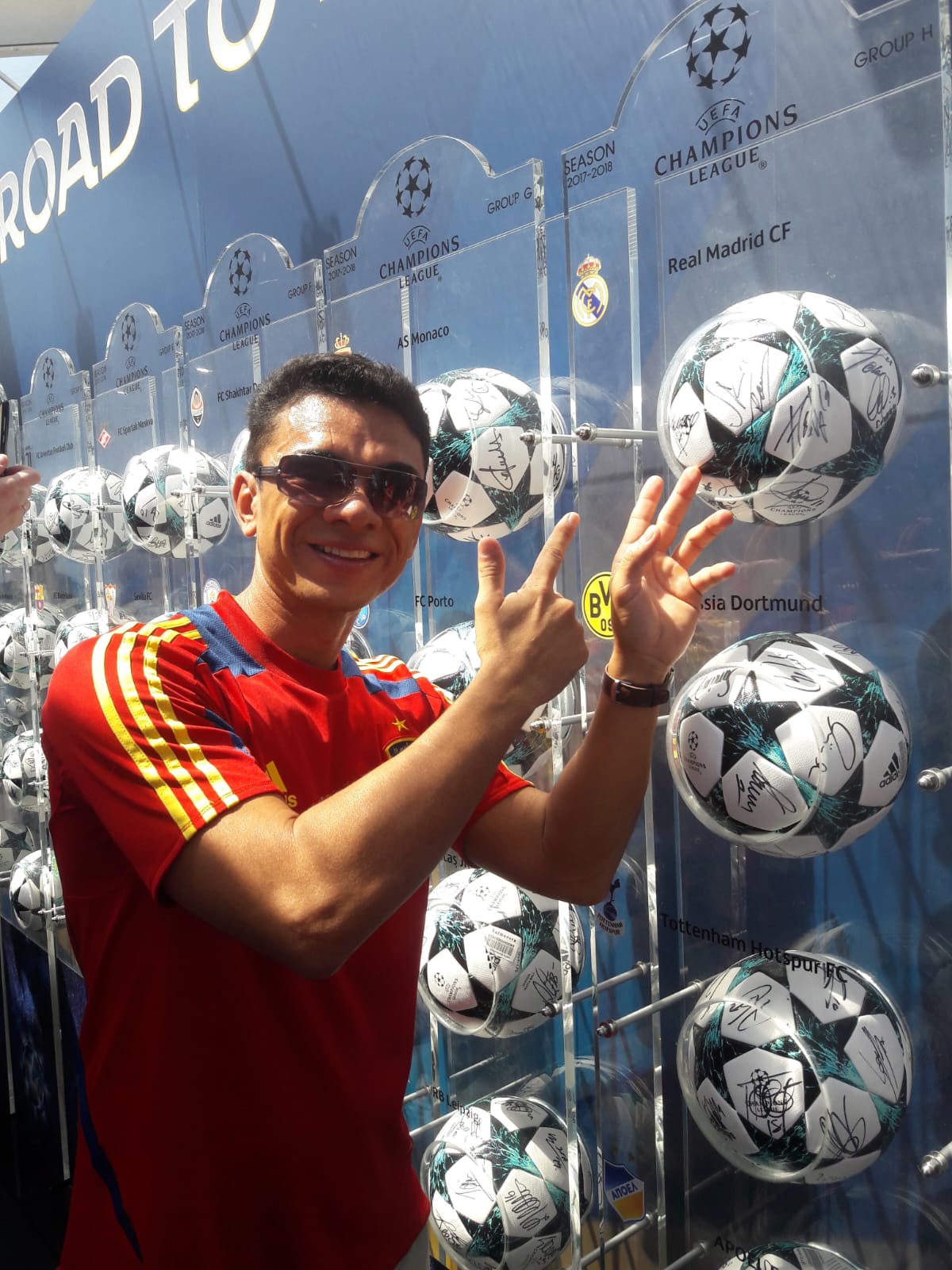 Bolas autografadas dos clubes da Champions League 2017/18