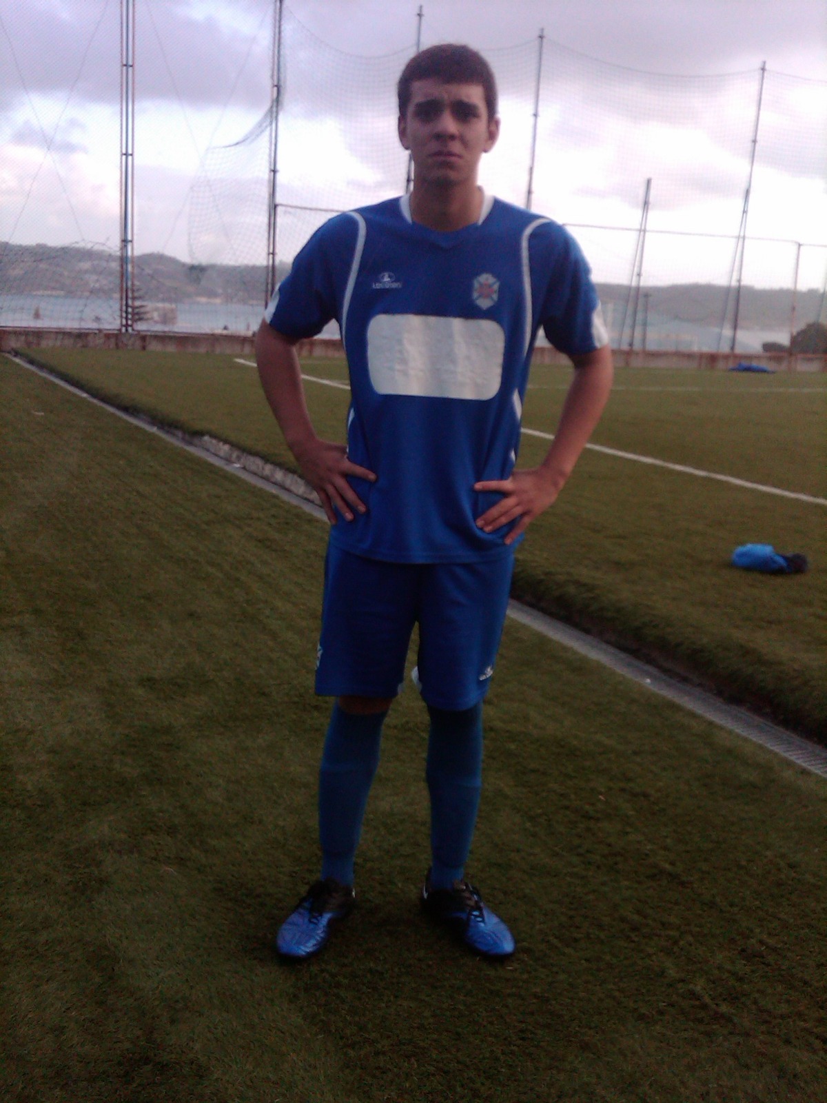 Atleta uniformizado no CT do Belenenses — Lisboa